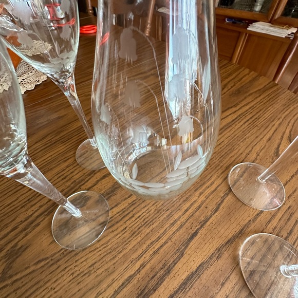 Vintage liquor canister with five glasses, weeping, tulip design - Picture 3 of 5